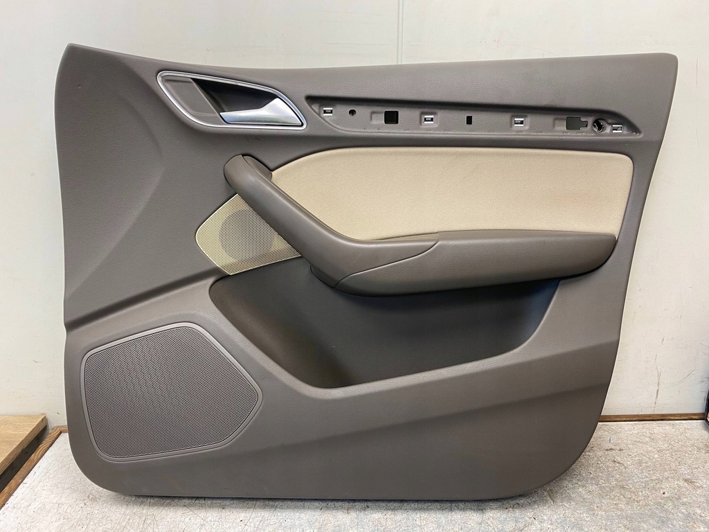 фото №1, Audi q3 8u обшивка обивка дверь правый перед 8u1867106