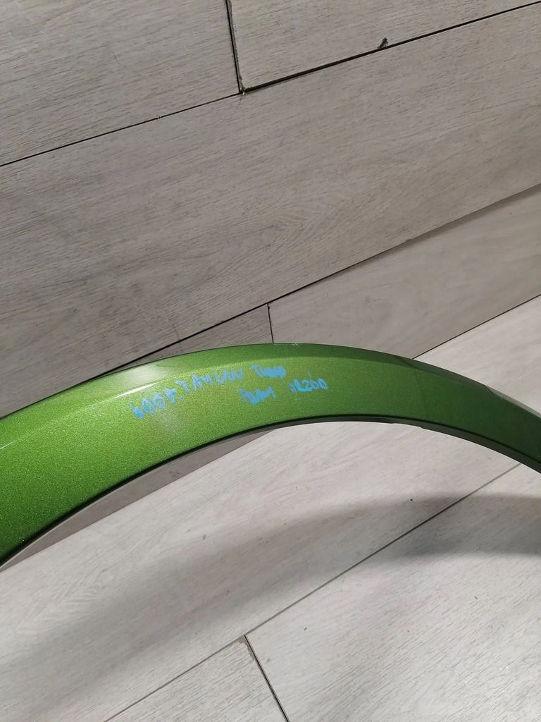 фото №7, Taycan turbo молдинг крыло правый перед 9j0853718c