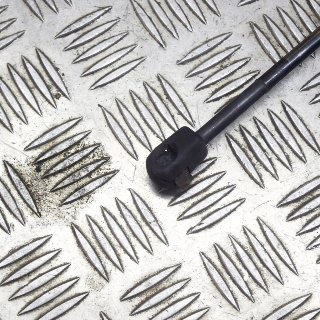 фото №6, Audi a4 s4 b6 8e 8h 2001 левая сторона амортизатор крышки задний багажника