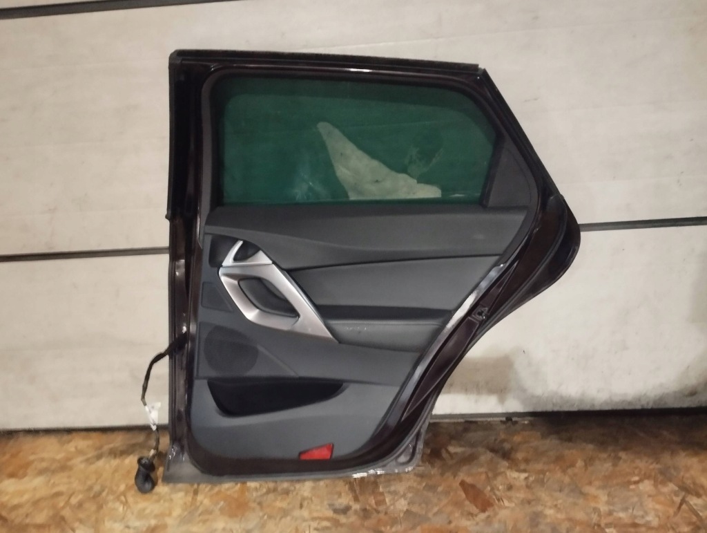 Дверь правый задний  citroen ds5 2011- год код лакокрасочного покрытия: erud с Разборки