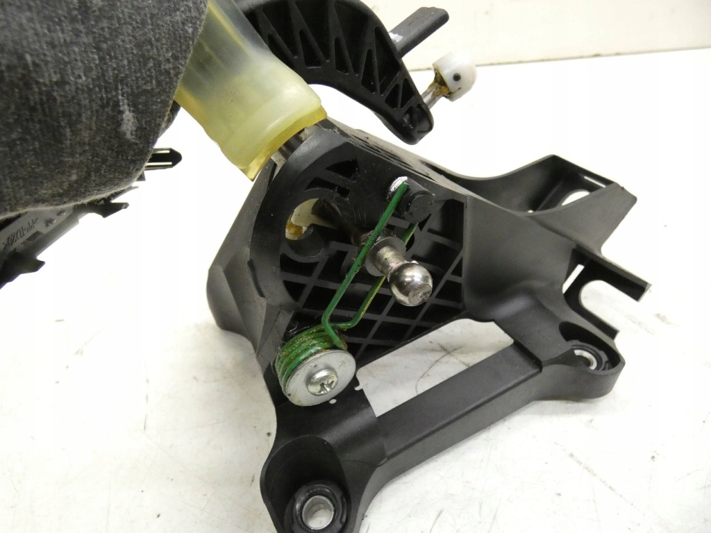 Куліса перемикання передач куліса  toyota auris e15 3353002210 Зі Шроту