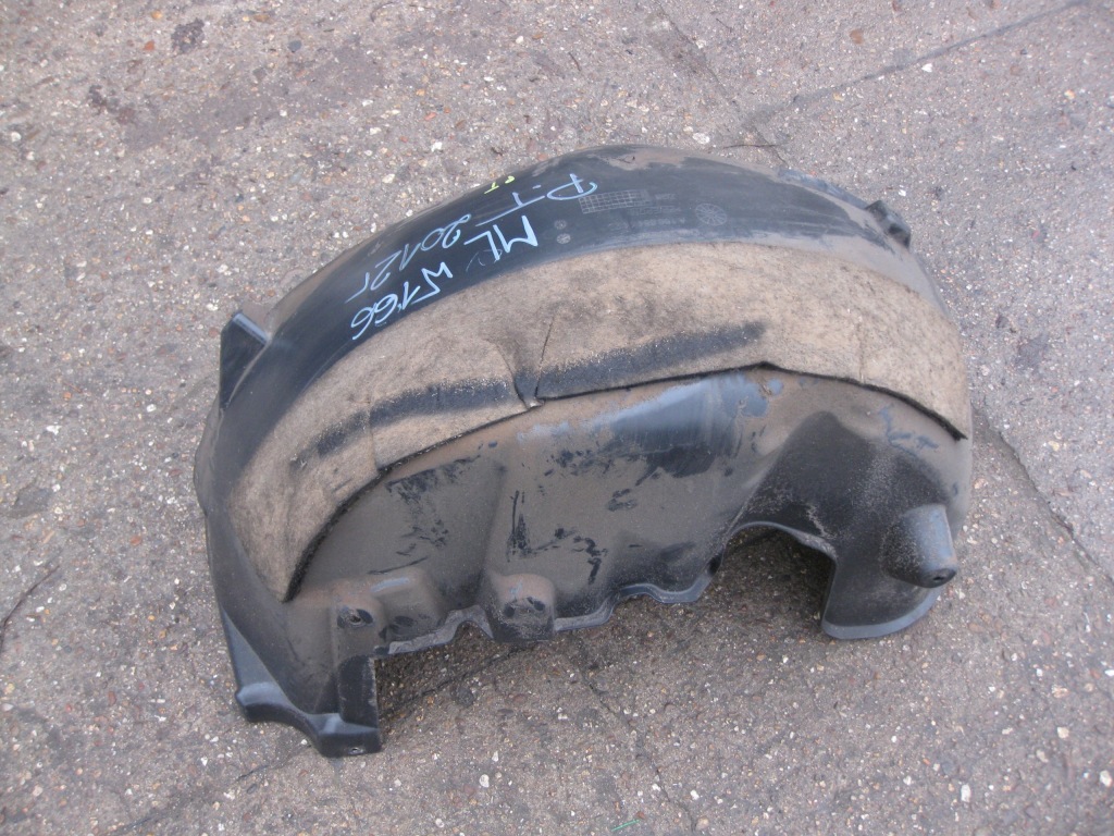 Купити Mercedes ml w166 3.0 cdi 12r підкрилок правий задній a1668841422