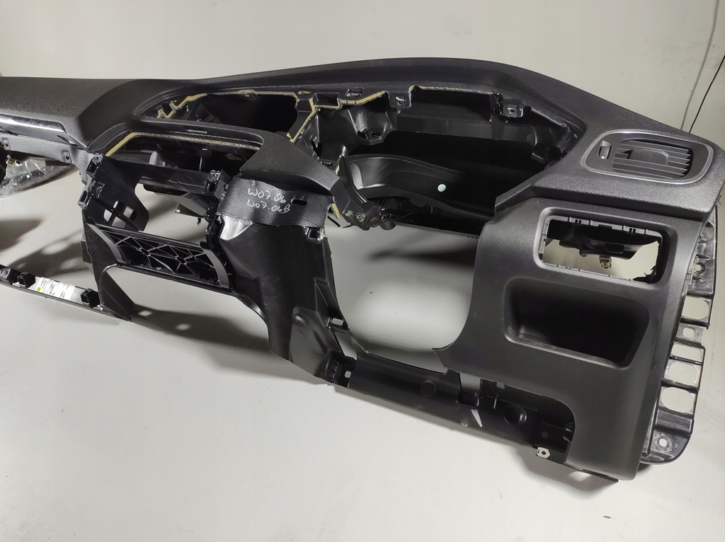 фото №15, Volvo v40 12r- панель приладів консоль uk