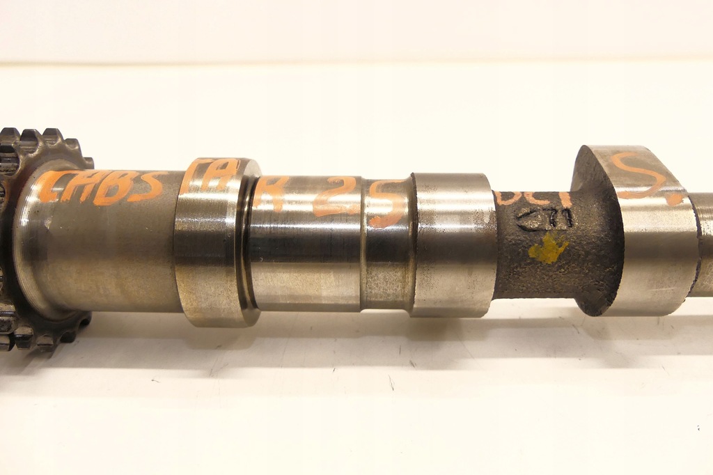 фото №2, Nissan cabstar renault maxity 2.5 dci yd25 вал распределительного вала всасывающий