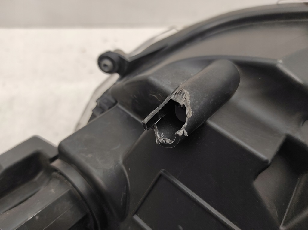 фото №9, Toyota corolla e21 hb 18- лампа права перед full led 81110-02s60