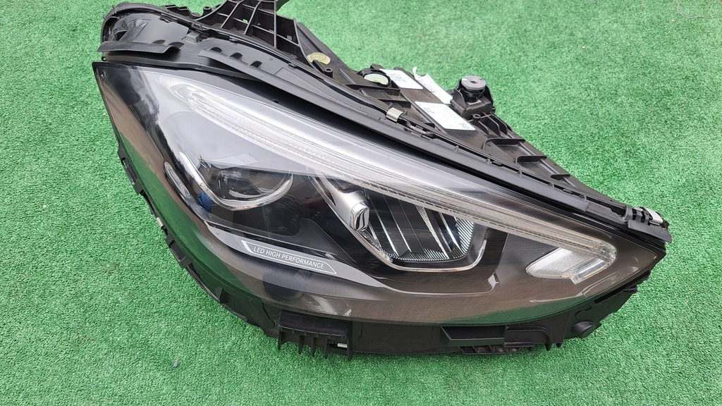 фото №1, Mercedes c-klasa w206 full led лампа передня