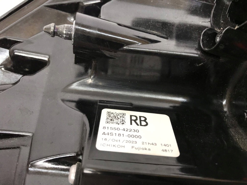 фото №11, Toyota rav4 v лампа задня задня права 81550-42230