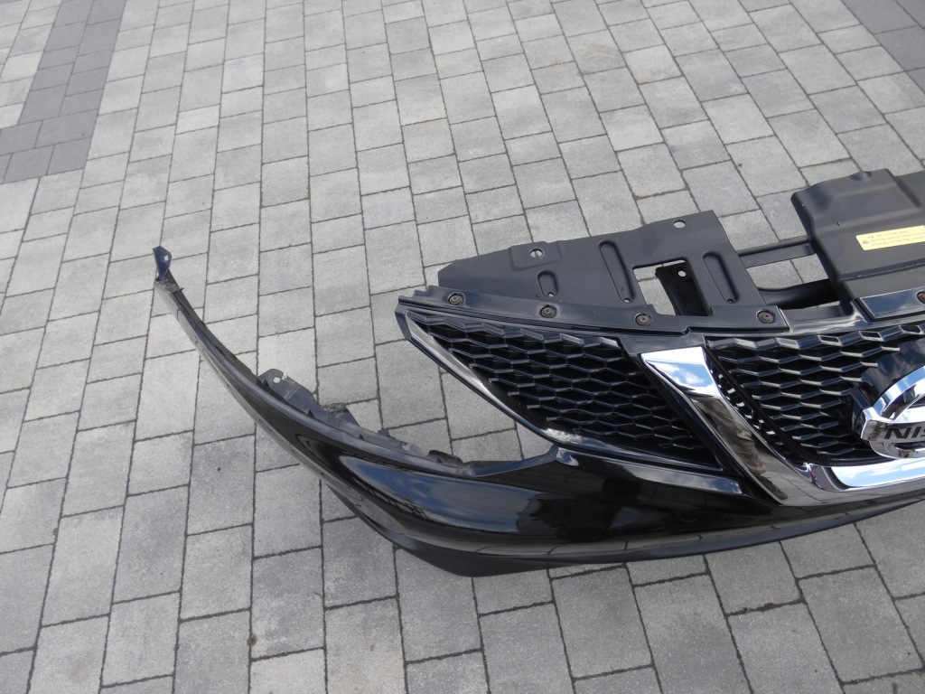 Решітка  бампер ґрати nissan qashqai 2 дорестайлінг Зі Шроту