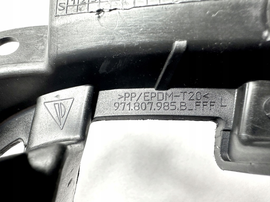 фото №8, Решітка ліва кронштейн радара - porsche panamera 971