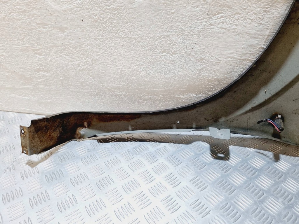 фото №11, Крыло перед правая сторона chrysler grand voyager 4 2003 5018444aa