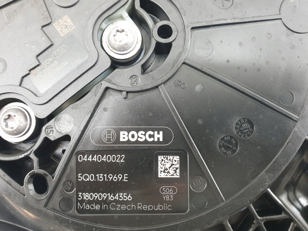 фото №7, Бак adblue насос vw golf vii 7 t-roc audi a3 8v0 5q0131877p 5q0131969e