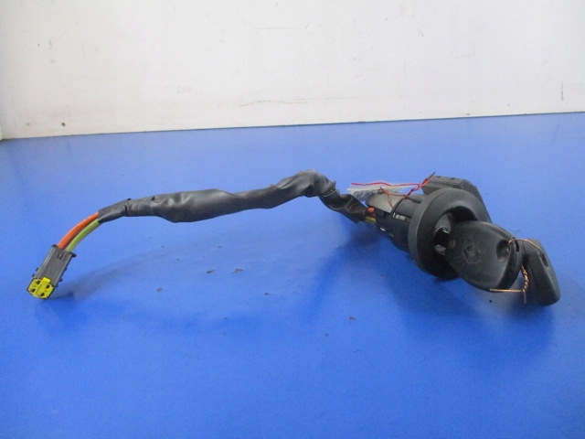 фото №1, Dacia sandero i 1.6 замок зажигания 2ключи кабели иммобилайзер