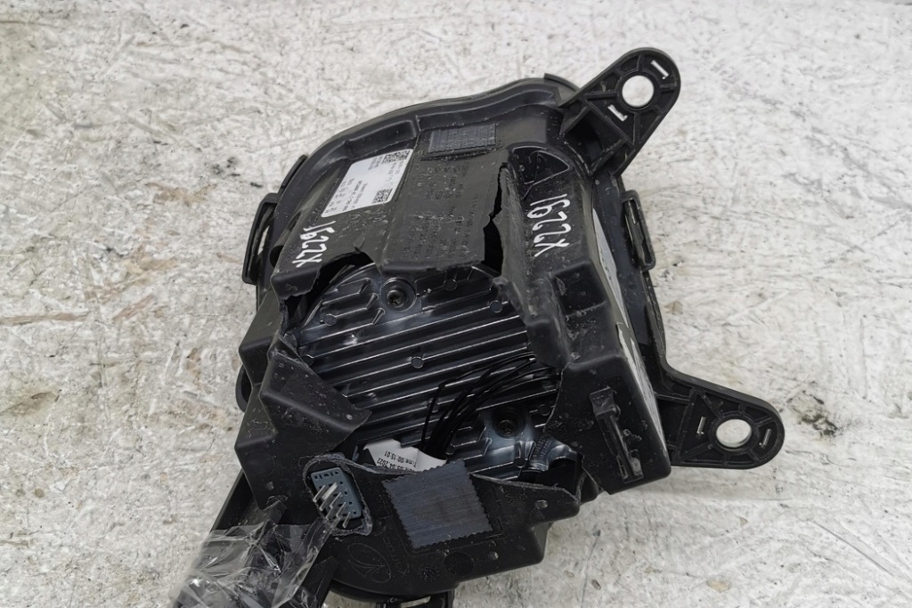 фото №15, Протитуманна фара лівий передній bentley bentayga 36a953049 2022