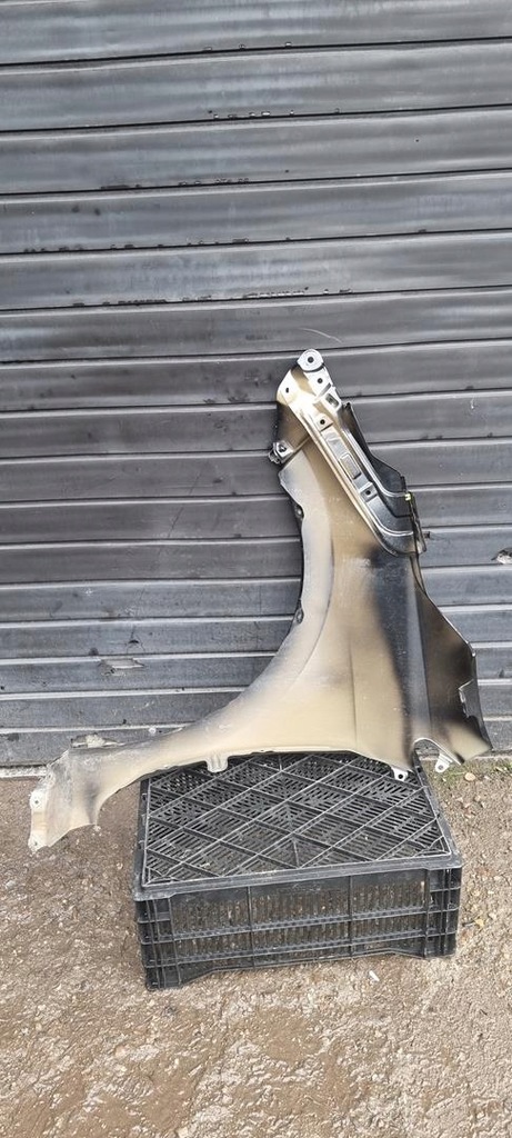 фото №8, Крыло правый перед toyota corolla e16 e18 13-