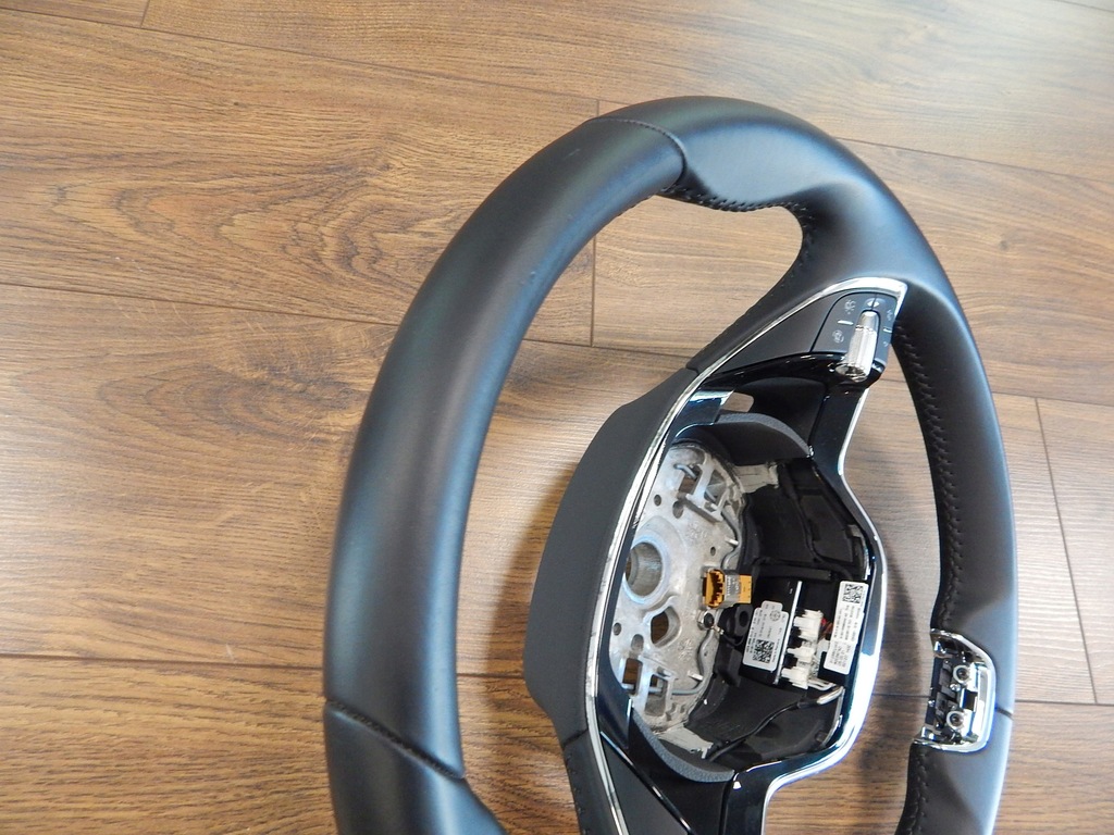 фото №8, Skoda kamiq karoq - воздуховод кожа oryg ładna