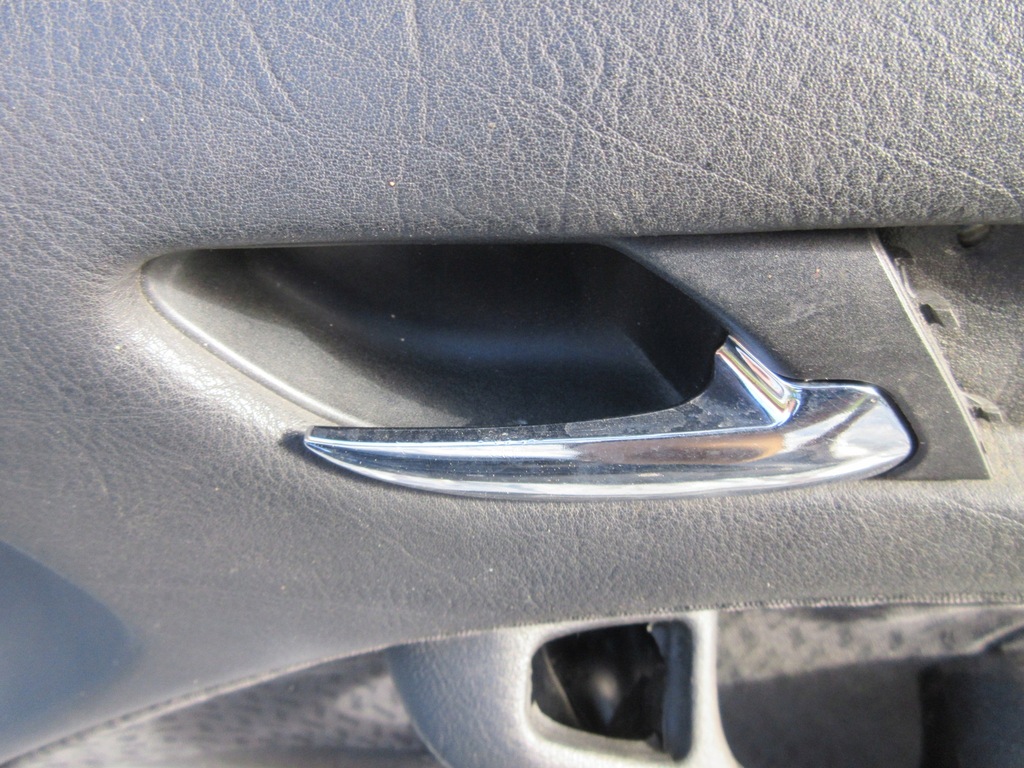 фото №12, Обшивки дверь 4szt. bmw e46 sedan 8217203 8213919