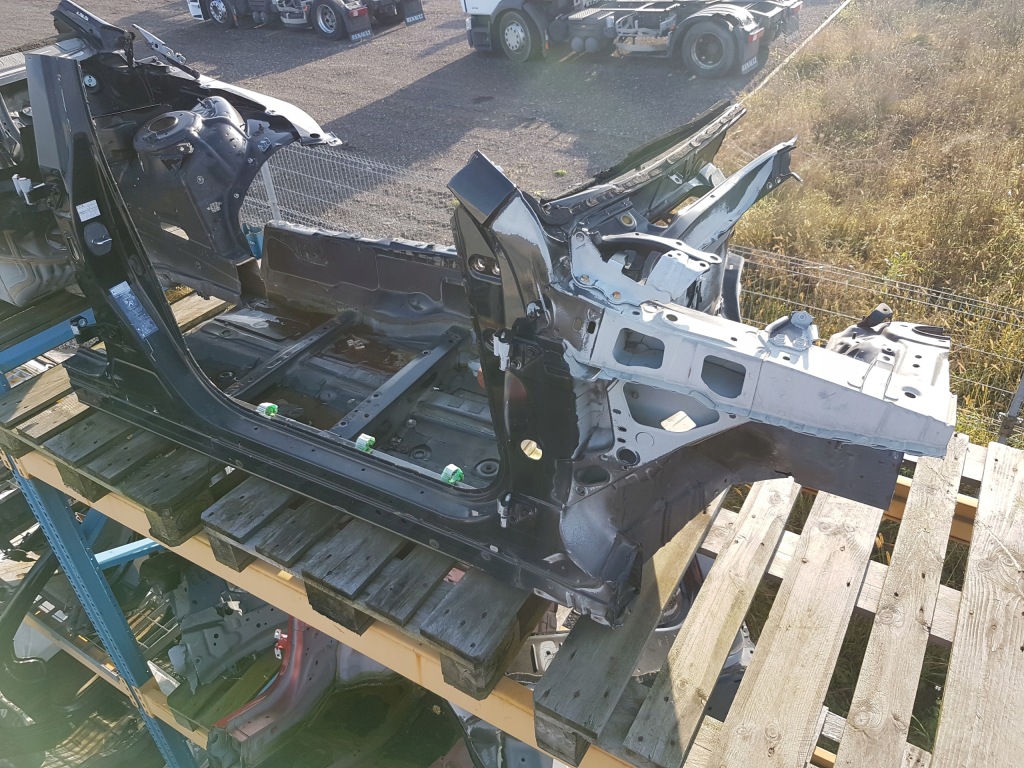 фото №1, Lexus ls460 ls600 2006- чверть правий поріг перед