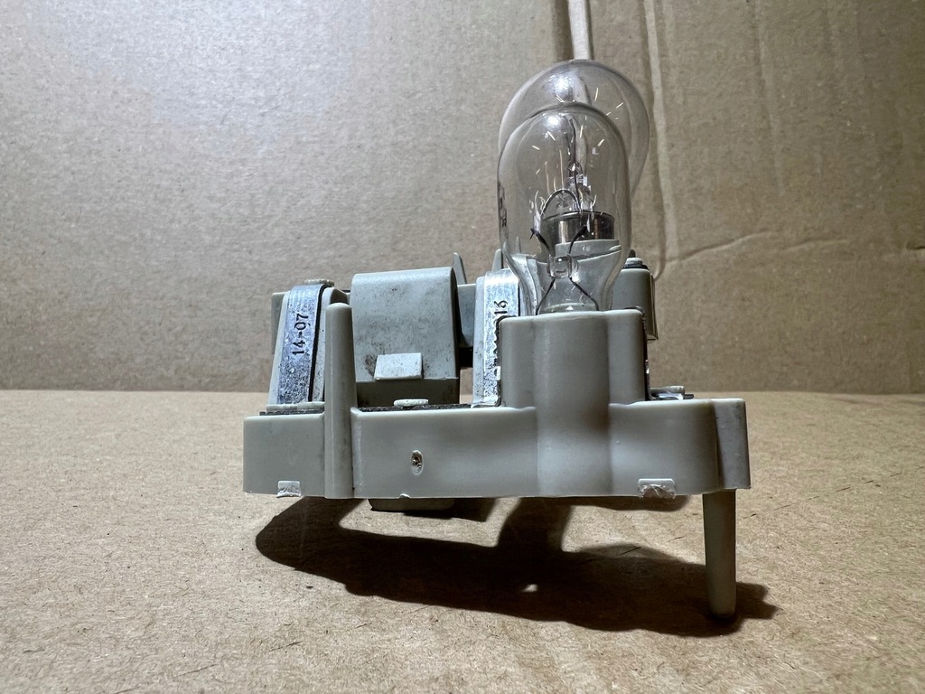 фото №9, Audi a5 8t вкладыш лампы левый задняя w крышка 27019015