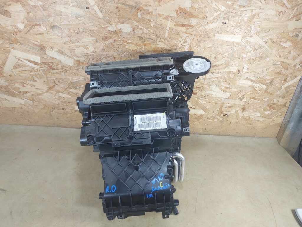 фото №1, Focus mk3 обігрівач av6n19b555rd