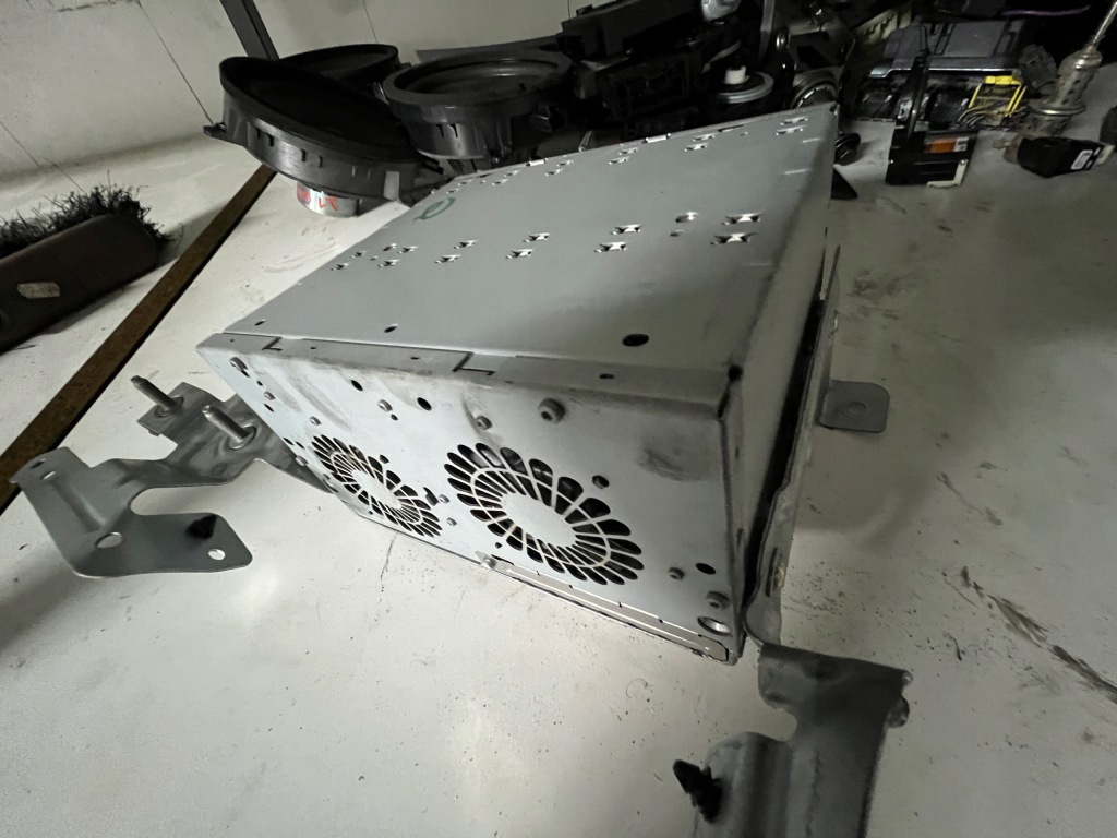 фото №1, Land rover velar радио навигация j9d3-19c211-pd