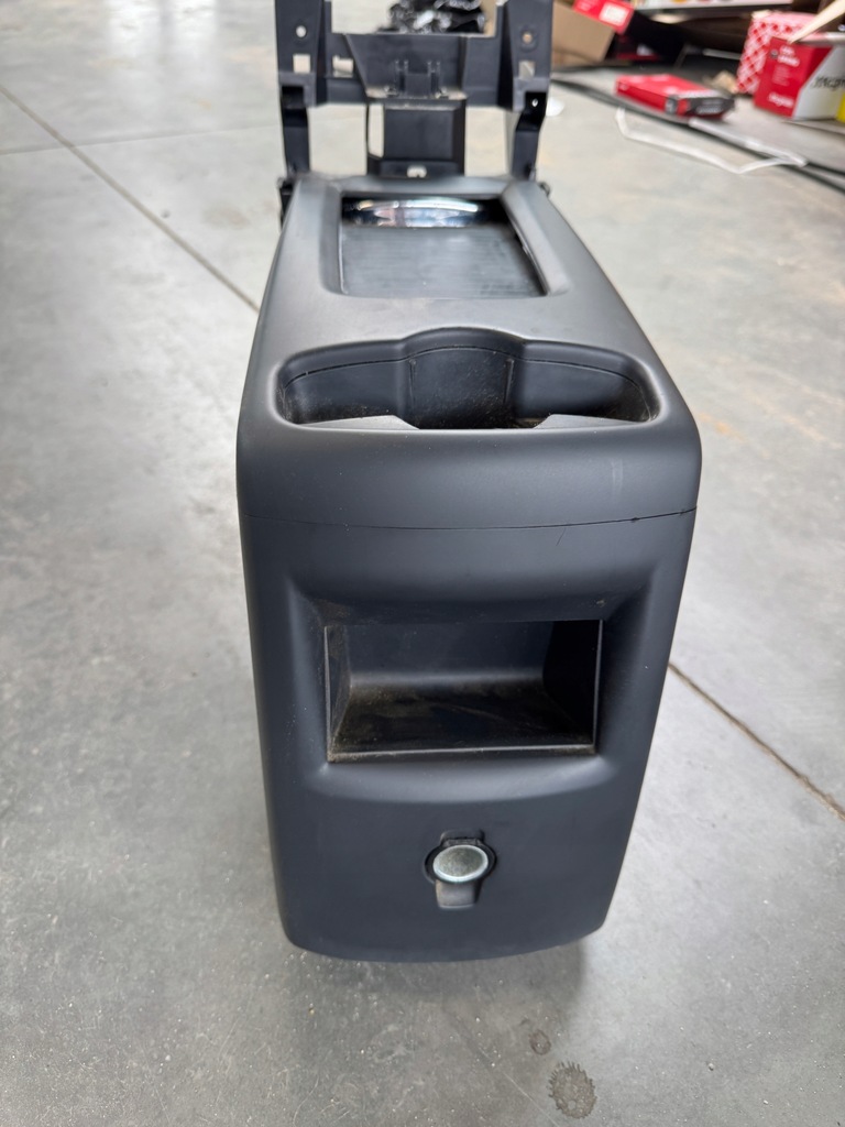 фото №14, Peugeot 5008 i сиденья обшивки подлокотник комплект