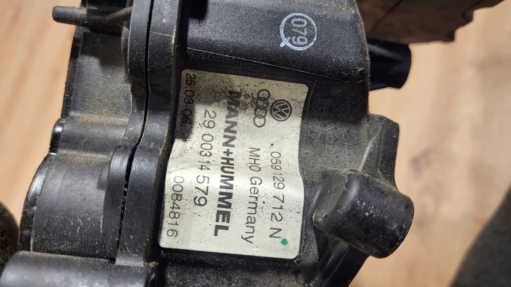 фото №6, Регулятор коллектор коллектор всасывающий audi a4 b7 3,0tdi v6 059129086d