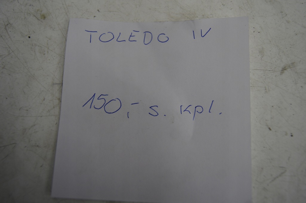 фото №8, Подголовники левый + правый средний задний подголовник toledo iv lift