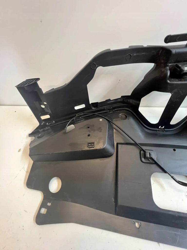 фото №14, Renault scenic iv 16- воздуховод впуск воздуха решётка радиатора радиатора решётка радиатора