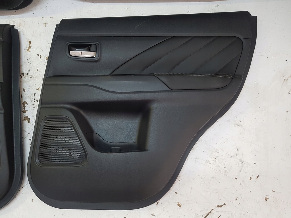 фото №1, Outlander iii lift обшивка оббивка двері задня