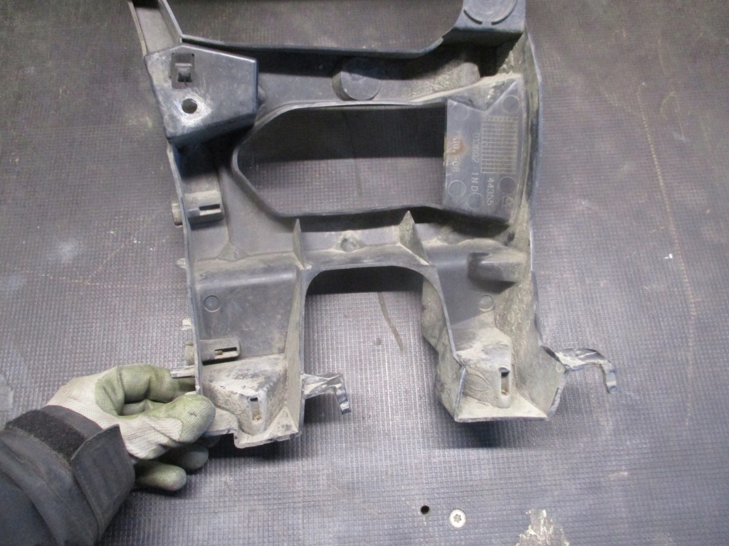 Направляющая бампера правый задний  citroen c5 x7 08-17r 77102f08 Киев