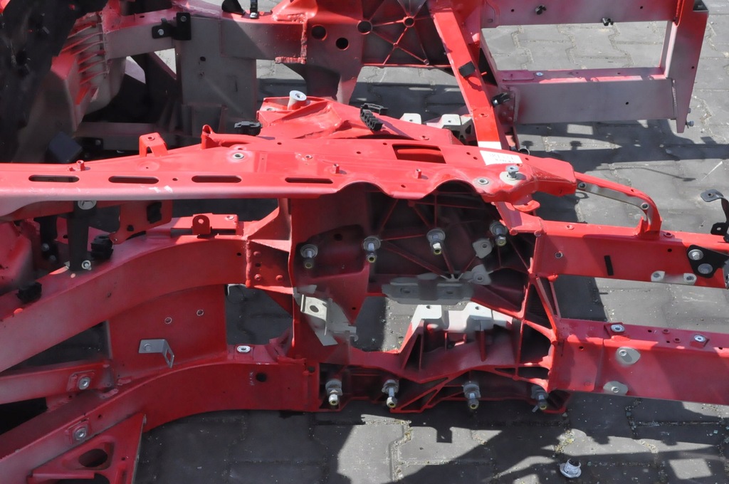 фото №8, Ferrari california pas передний усилитель четверть лонжерон рама