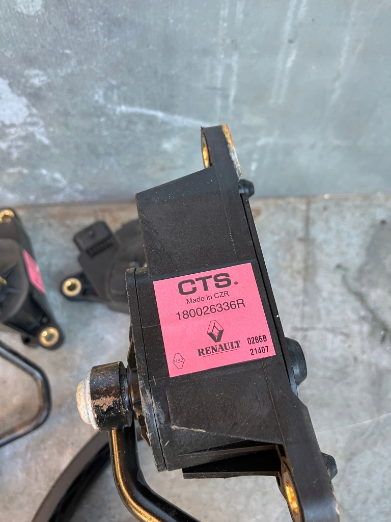 фото №4, Педаль потенциометр газа renault zoe 180026336r