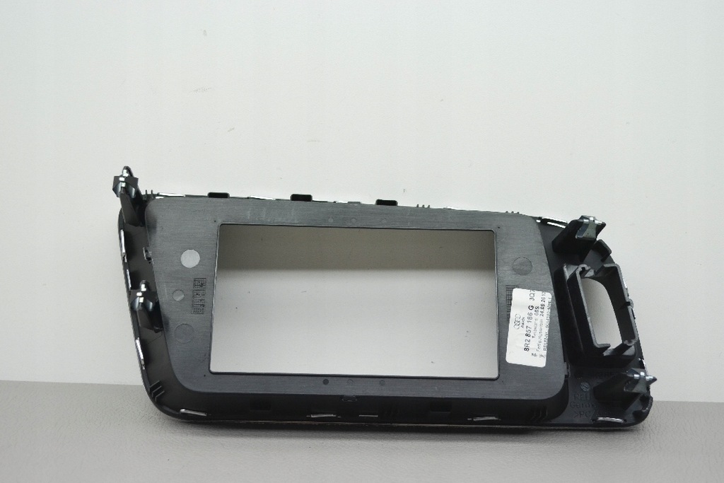 фото №8, Рамка экрана навигации audi q3 8u 8r2857186g 2012