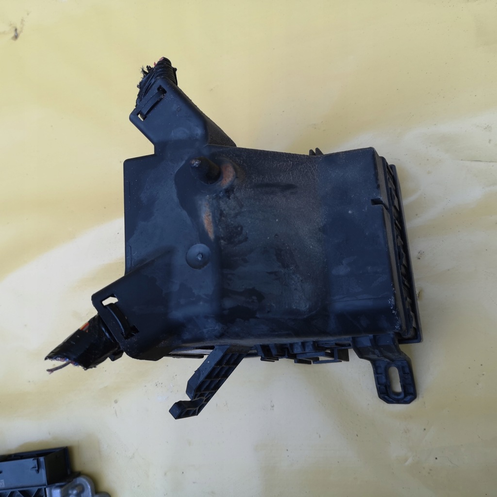 фото №3, Ford ecosport коробка корпус запобіжників оригінальна комплектна