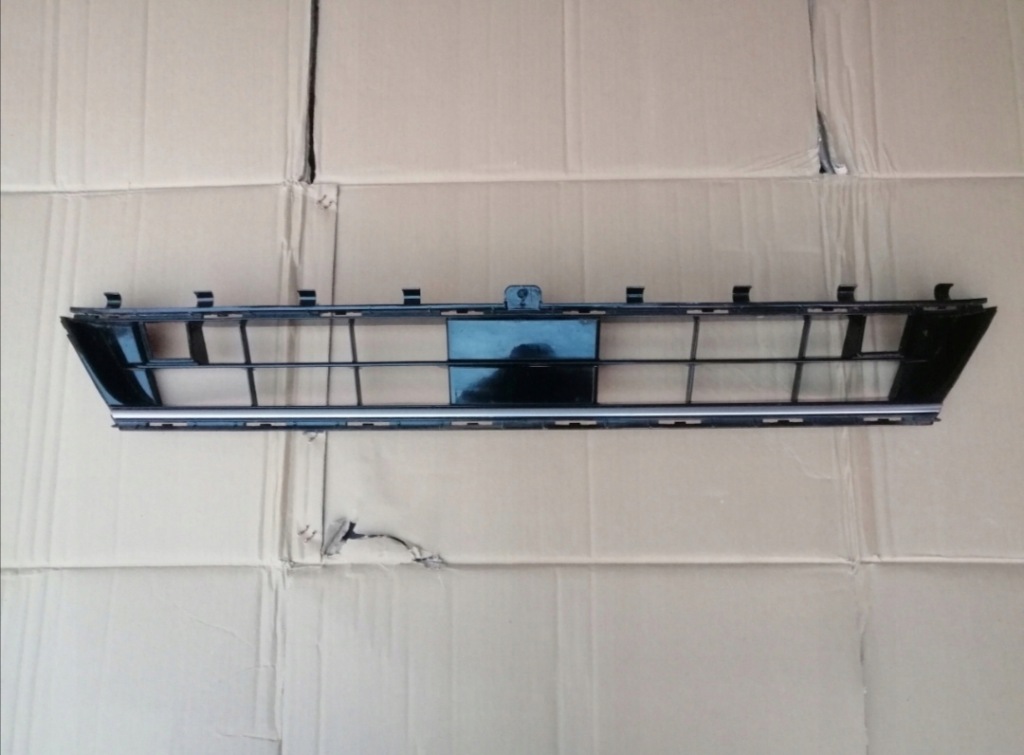 Купити Ford focus mk4 vignale решітка бампера перед