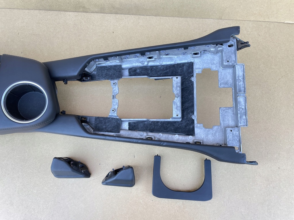 фото №7, Тунель середній підлокітник porsche panamera