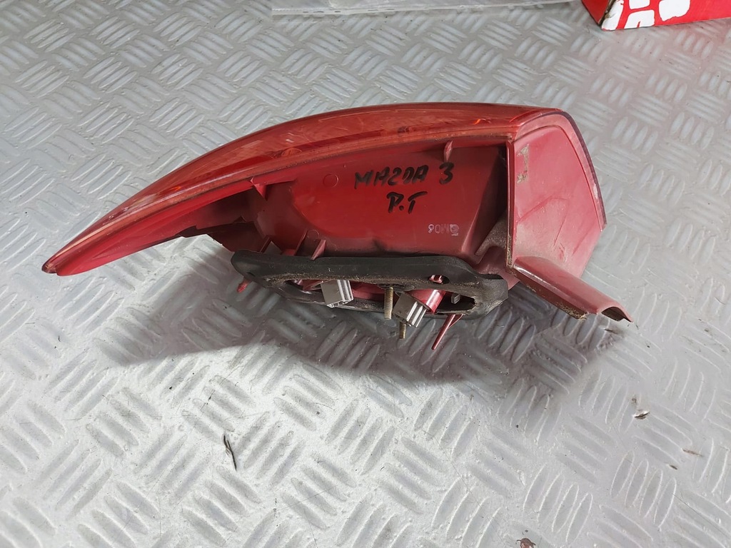 фото №5, Mazda iii 3 bk hb лампа правый задняя оригинал europa