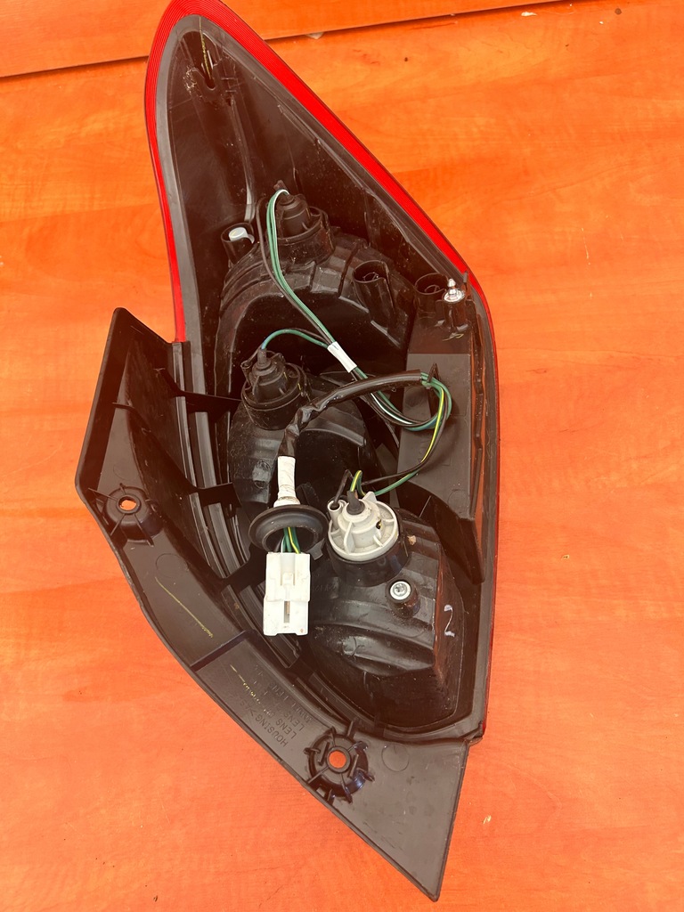 фото №4, Mitsubishi space star 12- лампа задня