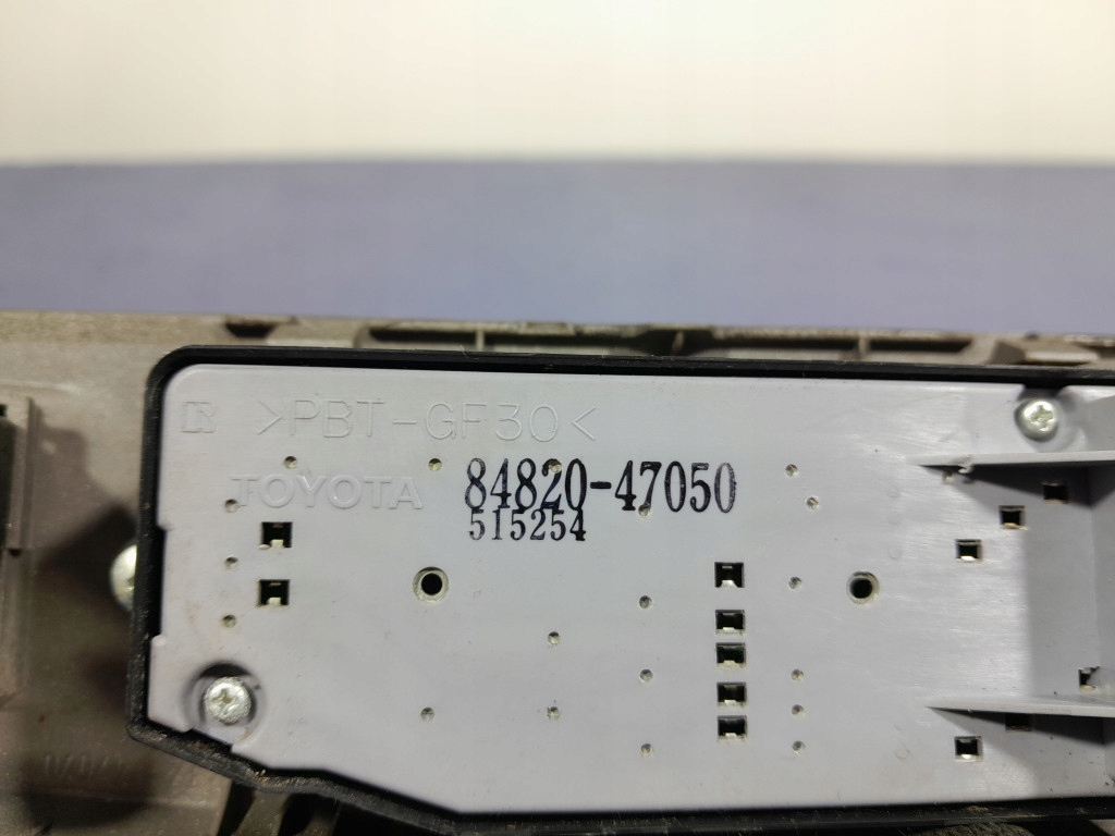 фото №8, Toyota prius ii 03- перемикач вікон перед передній лівий 84820-47050