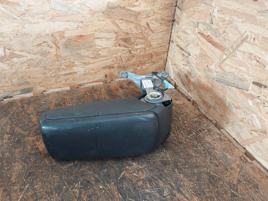 фото №1, Подлокотник audi a6 c5 кожа чёрный