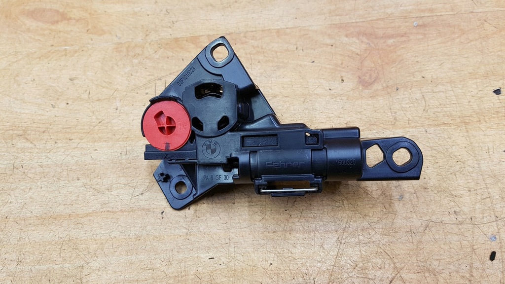 фото №1, Замок бардачка панели bmw f10