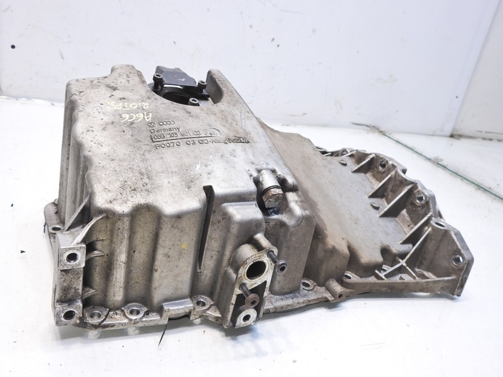 Піддон масляна audi a6 c6 2.0 tfsi 06b103601 Київ