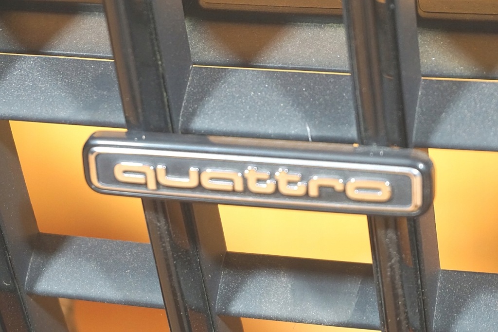 Купити Audi q5 8r рестайлінг  47km s line чорний  бампер перед комплектний  pdc lz7s