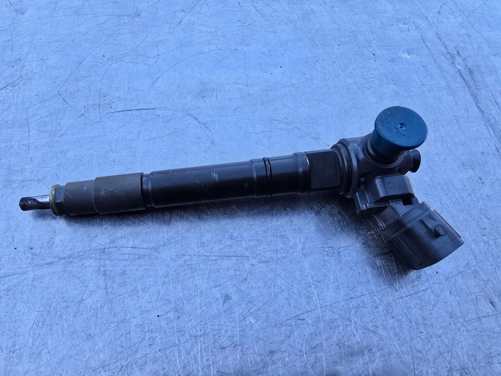 фото №1, Инжектор форсунка toyota hilux 2.4 d 23670-0e070