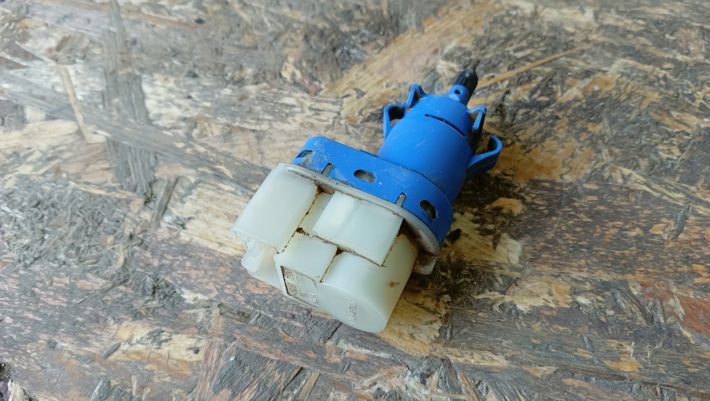 фото №2, Alfa romeo guiletta датчик стоп 50520116 оригинал