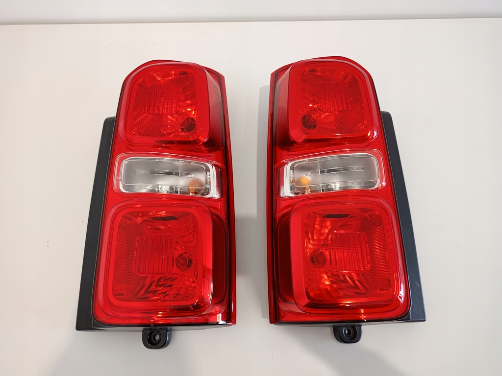 фото №1, Lamapa задняя задняя rh lh toyota proace ii jumpy expert iii