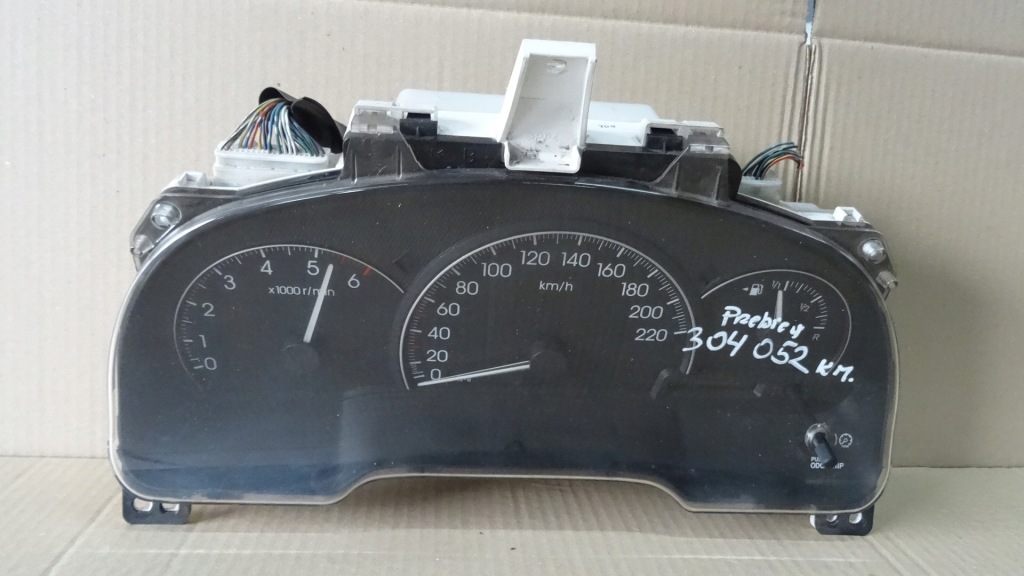 фото №1, Toyota avensis verso t22 2.0 d4d счетчик 8380044530