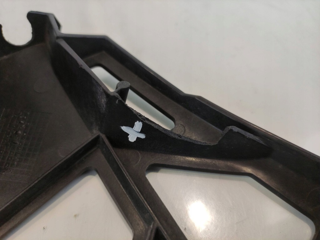 Mercedes-benz gle c292 кронштейн  фонари левый перед a2926200100 Недорого