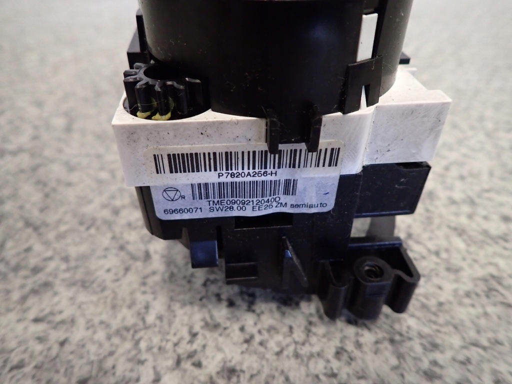 фото №6, Mitsubishi colt 09-12 панель управление вентиляция