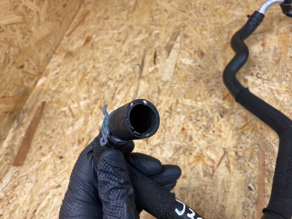 фото №9, Патрубок труба шланг води audi a3 rs3 rsq3 q3 83a 5wa121070c 5wa122101ad